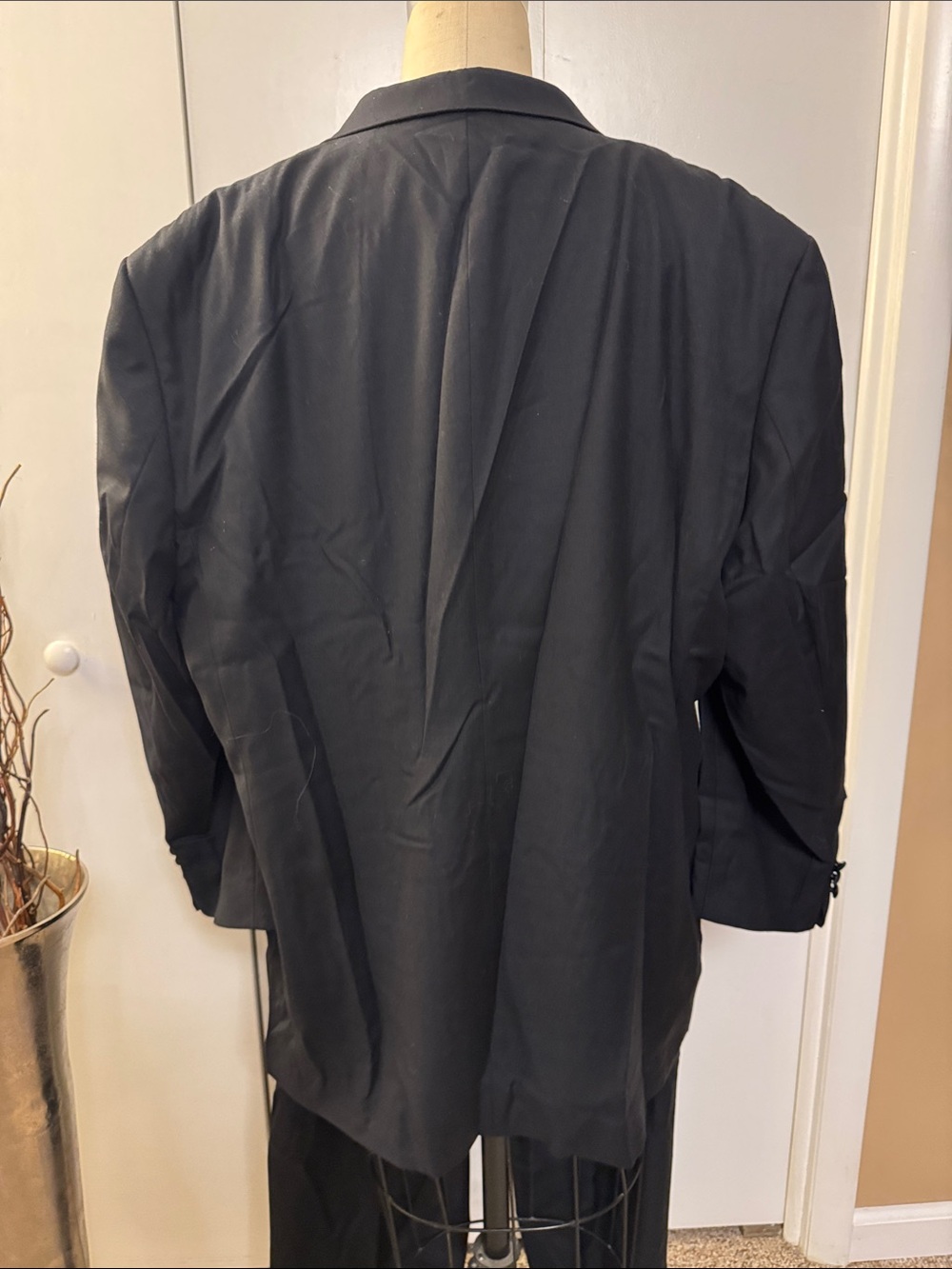 croft & barrow Black Men's Two-Button tuxedo - Picture 4 of 8